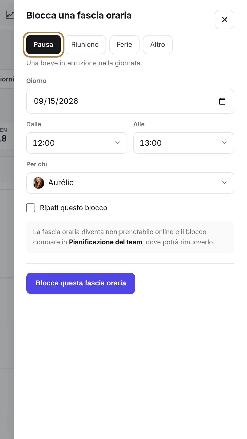 Pausa, Riunione, Ferie, Altro: il motivo compare sulla fascia.