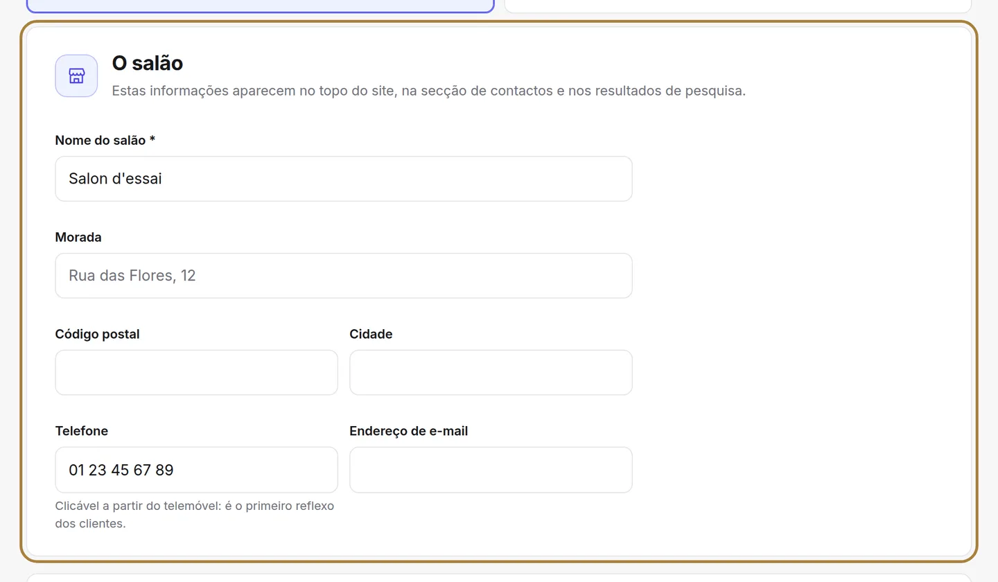O formulário: morada, telefone, e-mail, redes.